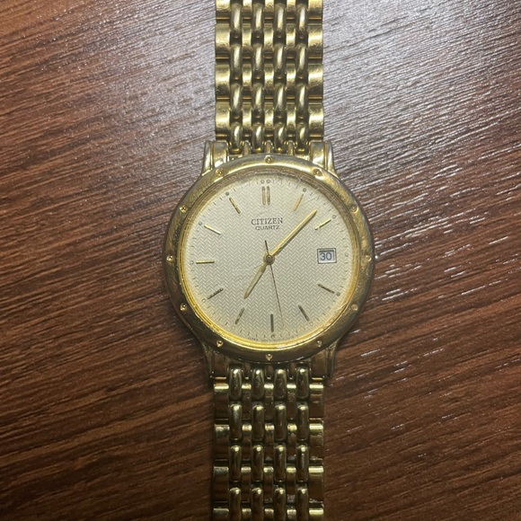 Vintage Gold Citizen Watch in Case - Picture 3 of 4